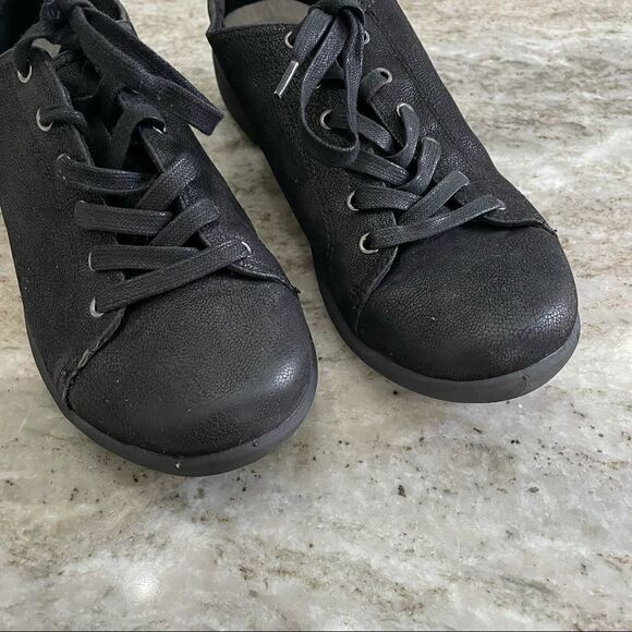 CLARKS Cloud Stepper Sneakers Size 6 - Picture 3 of 10